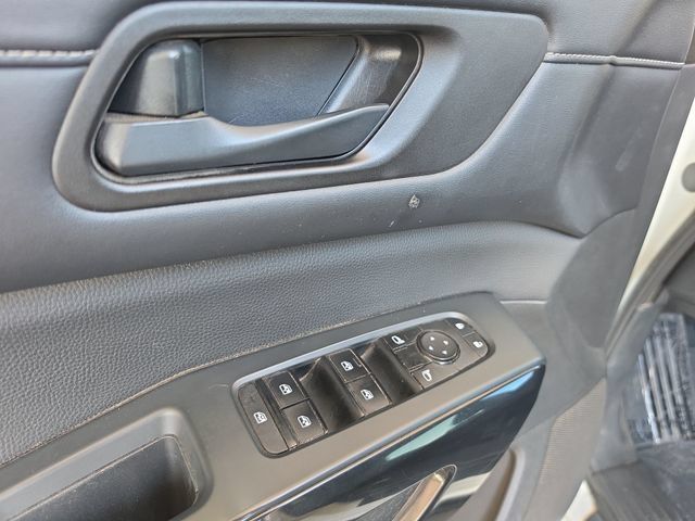 Used 2023 Nissan Pathfinder SV w/ SV Black Package AWD/4WD image 23