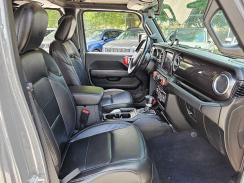 Used 2020 Jeep Wrangler Unlimited Sahara AWD/4WD image 20