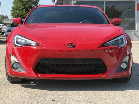 Used 2015 Scion FR-S RWD image 9