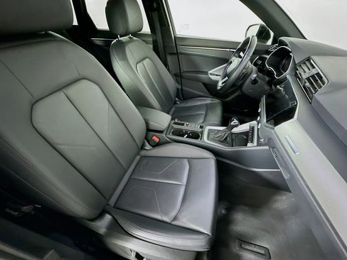 Used 2024 Audi Q3 2.0T Premium image 31