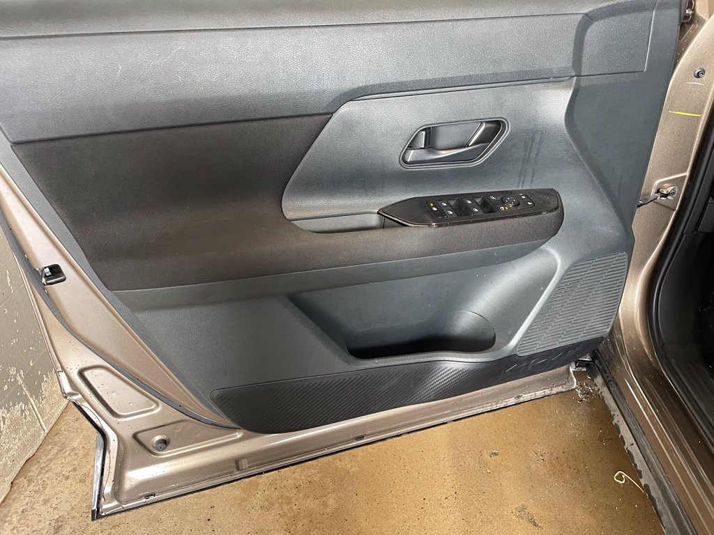 Certified 2025 Nissan Kicks S AWD/4WD image 9