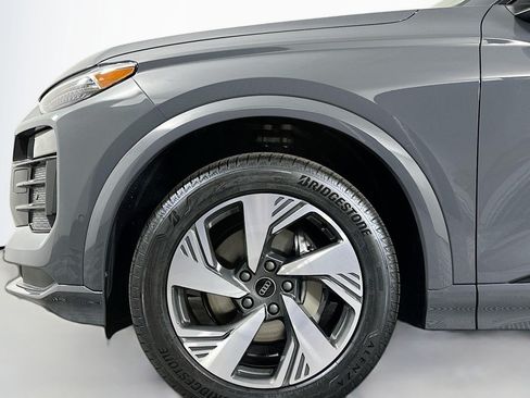 Used 2025 Audi Q6 e-tron Premium Plus w/ Premium Plus AWD/4WD image 12