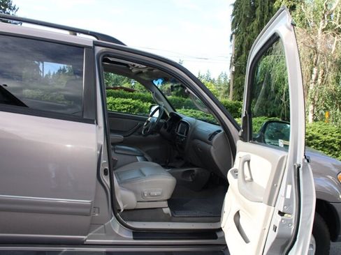 Used 2002 Toyota Sequoia Limited AWD/4WD image 15