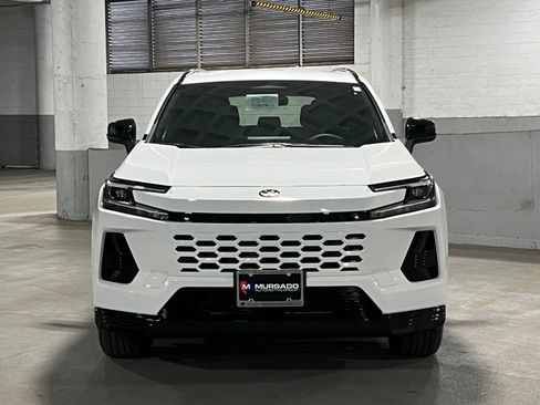 New 2026 Toyota RAV4 SE w/ Convenience Package AWD/4WD image 3