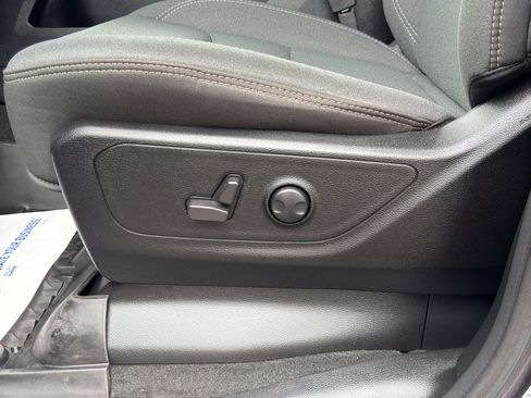 Used 2022 RAM 1500 Big Horn AWD/4WD image 37