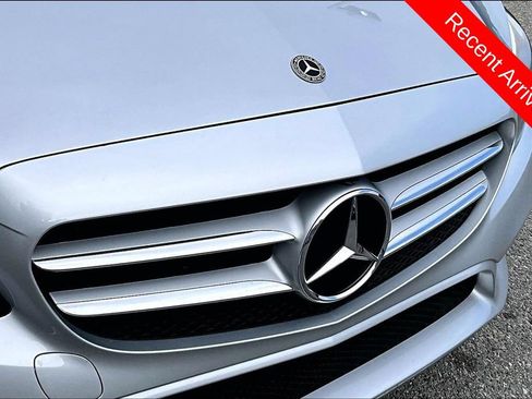 Used 2021 Mercedes-Benz C 300 Sedan w/ Premium Package image 33