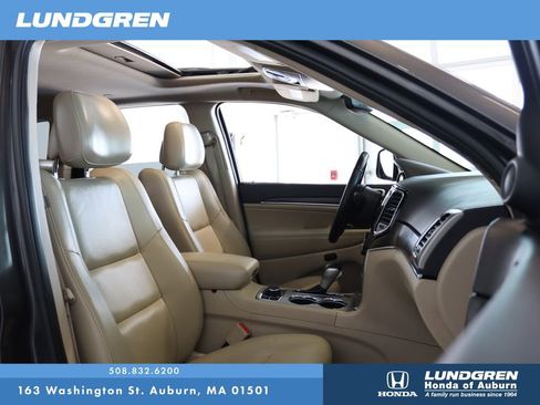 Used 2019 Jeep Grand Cherokee Limited image 17