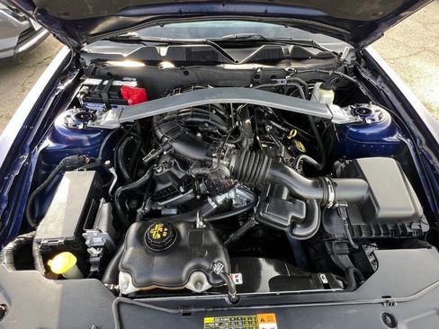 Used 2012 Ford Mustang V6 Premium 2dr Convertible image 23