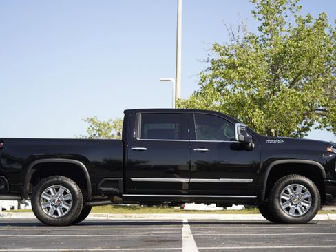 New 2026 Chevrolet Silverado 2500 High Country w/ High Country Premium Package AWD/4WD image 7