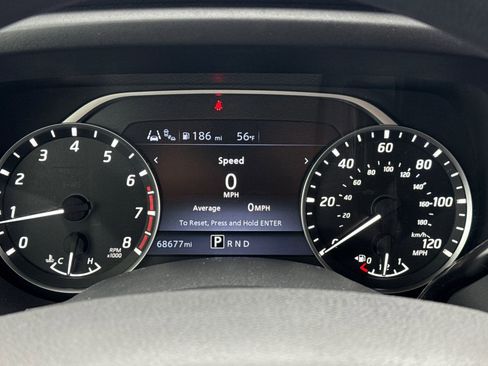 Used 2023 Nissan Titan SV image 16