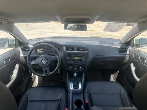 Used 2012 Volkswagen Jetta SE FWD image 35