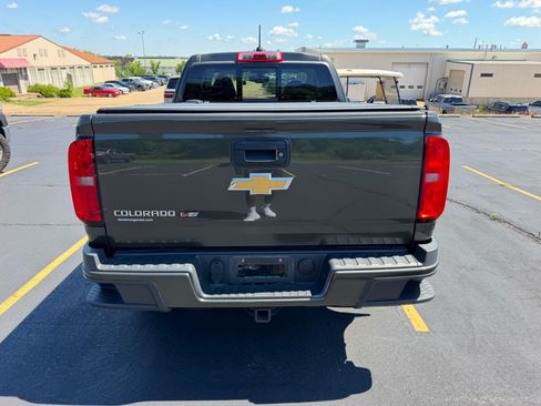 Used 2018 Chevrolet Colorado Z71 AWD/4WD image 3