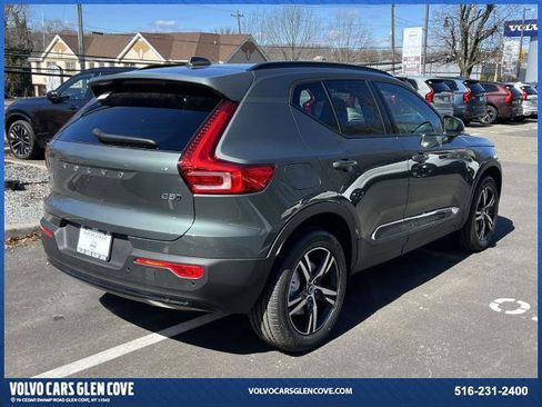 New 2026 Volvo XC40 B5 Core w/ Climate Package image 5