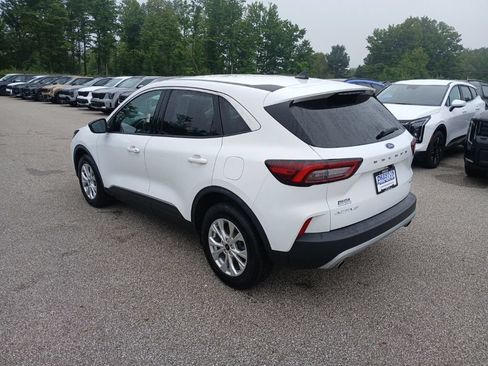 Used 2023 Ford Escape Active AWD/4WD image 3