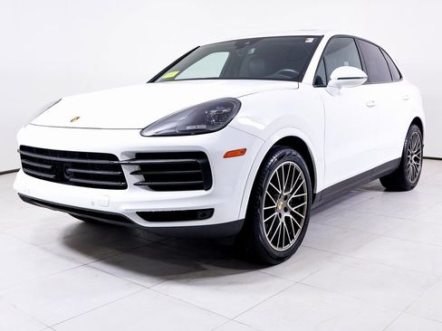 Certified 2023 Porsche Cayenne Platinum Edition image 1