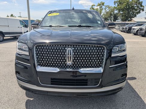 Used 2023 Lincoln Navigator Reserve AWD/4WD image 9
