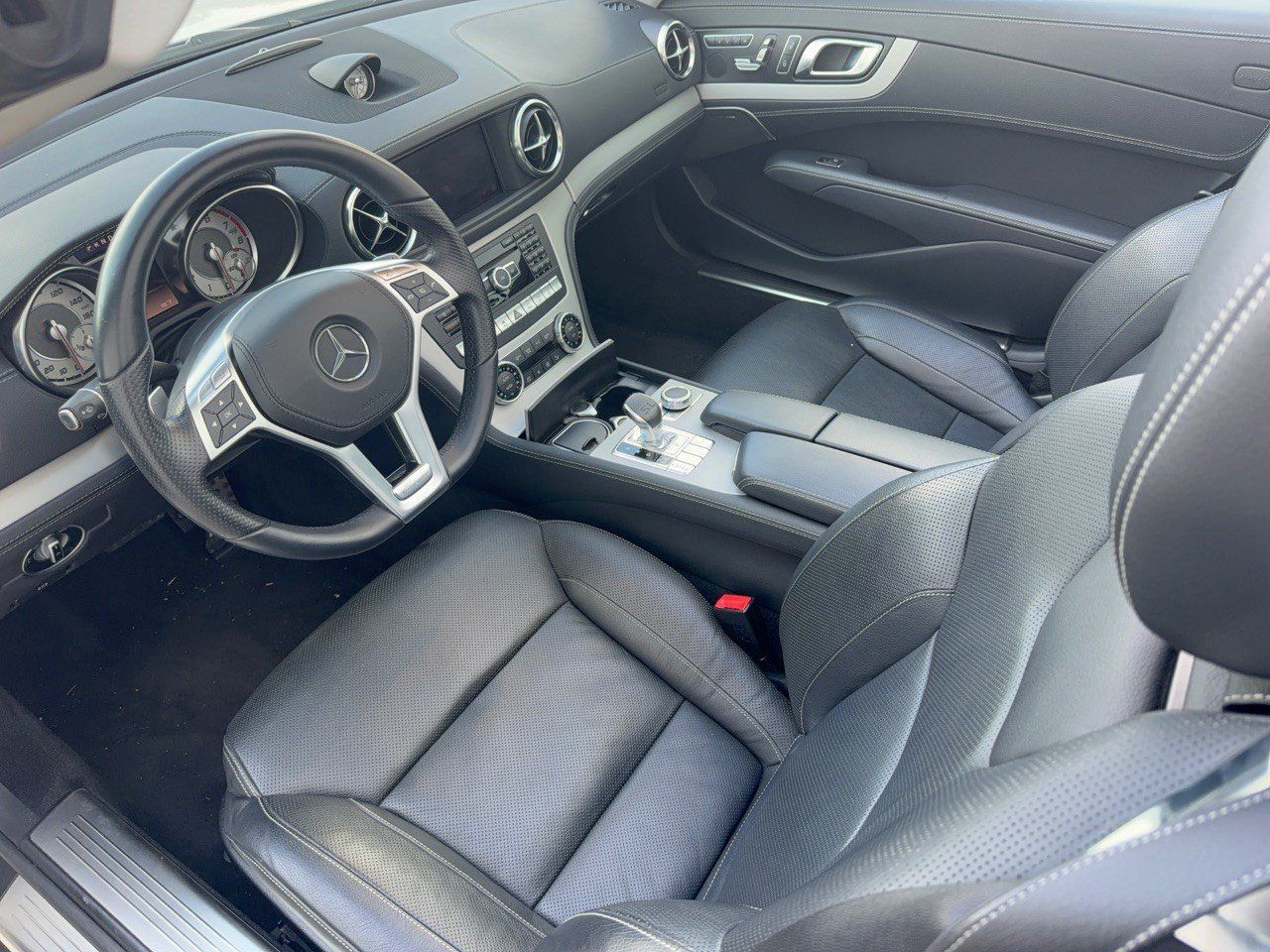 Used 2013 Mercedes-Benz SL 550 image 4