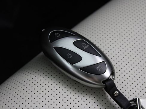 Used 2025 Hyundai Santa Fe Calligraphy image 29