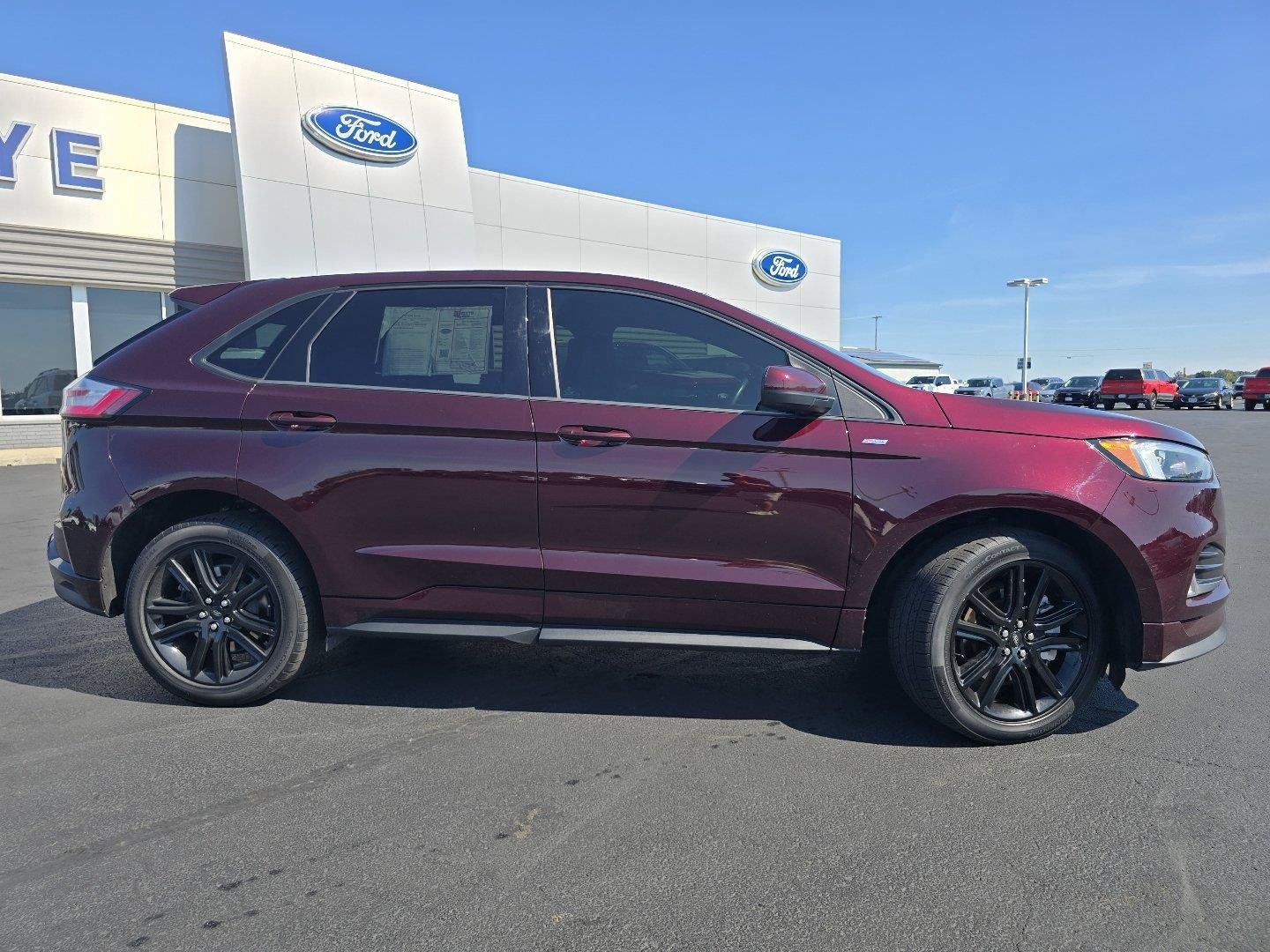 Used 2024 Ford Edge ST-Line w/ Class II Trailer Tow Package AWD/4WD image 13