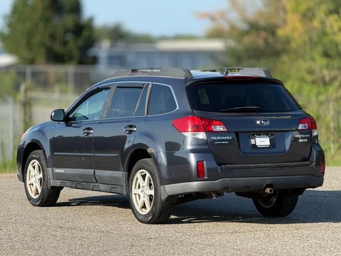 Used 2012 Subaru Outback 2.5i Limited AWD/4WD image 10