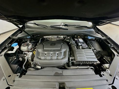 Used 2022 Volkswagen Tiguan SE image 35