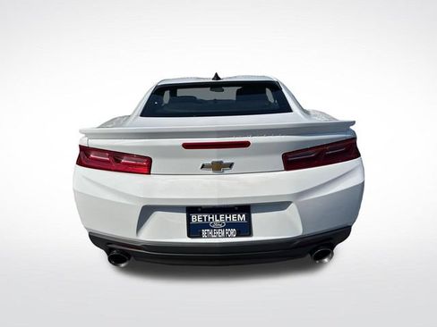 Used 2017 Chevrolet Camaro LT w/ Technology Package RWD image 4