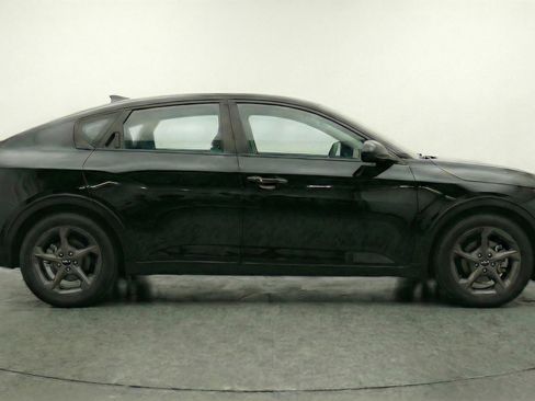 Used 2025 Kia K4 LXS image 11