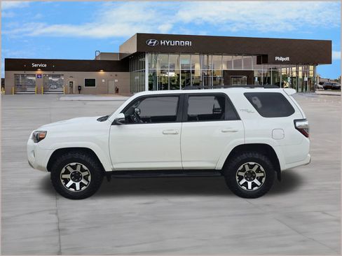 Used 2019 Toyota 4Runner TRD Off-Road Premium image 2