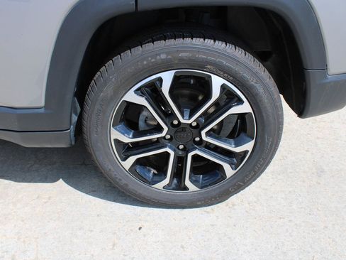 Used 2023 Jeep Compass Limited AWD/4WD image 10