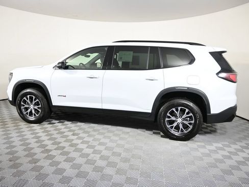 Used 2026 GMC Acadia AT4 w/ Luxury Package AWD/4WD image 3