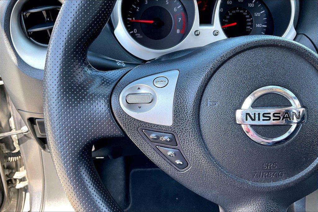 Used 2013 Nissan Juke S FWD image 11