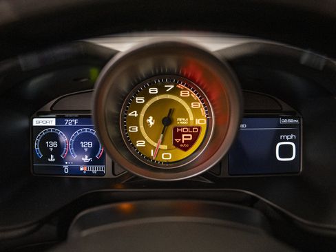 Used 2019 Ferrari Portofino image 40