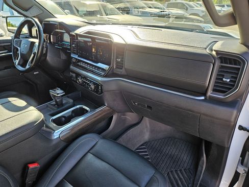 Used 2023 Chevrolet Silverado 1500 LT Trail Boss w/ LT Trail Boss Premium Package AWD/4WD image 33