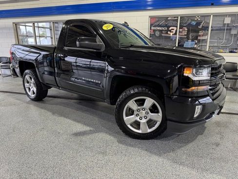 Used 2018 Chevrolet Silverado 1500 LT image 2