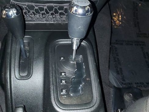 Used 2018 Jeep Wrangler Unlimited Sport S image 26