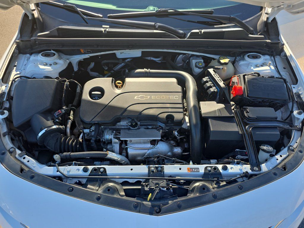 Used 2017 Chevrolet Malibu LT FWD image 28