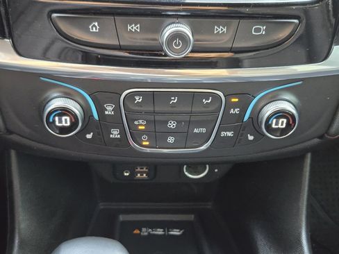 Used 2023 Chevrolet Traverse RS w/ LPO, Floor Liner Package AWD/4WD image 19