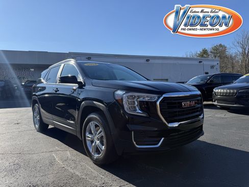 Used 2024 GMC Terrain SLE w/ Driver Convenience Package image 1