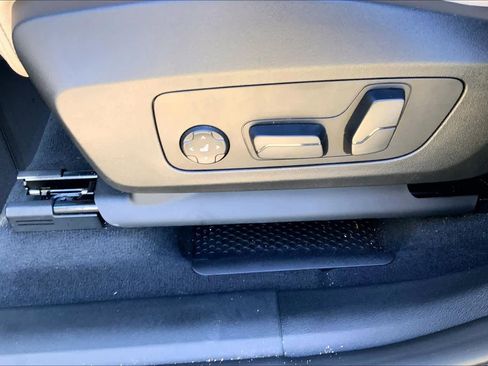 Used 2024 BMW X1 xDrive28i w/ Premium Package image 32