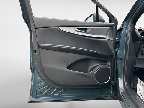 Used 2016 Lincoln MKX Reserve w/ Equipment Group 102A image 14