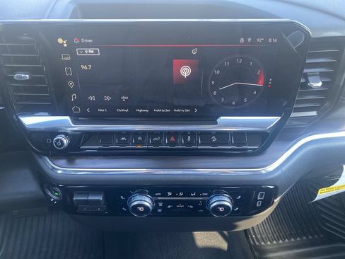 Used 2024 GMC Sierra 1500 SLT AWD/4WD image 13
