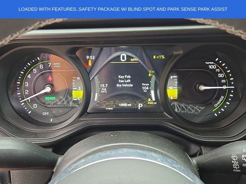 Used 2025 Jeep Wrangler Unlimited Sahara w/ Safety Group AWD/4WD image 19
