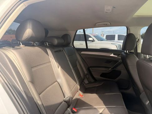 Used 2021 Volkswagen Golf 4-Door FWD image 27