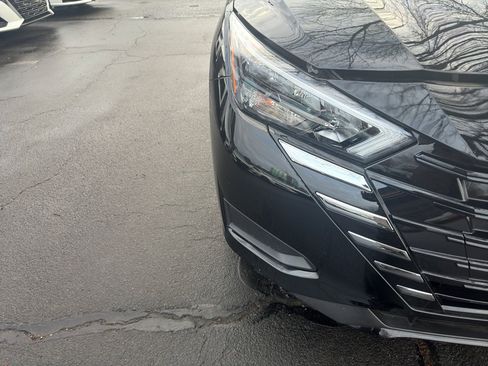 Used 2025 Nissan Versa SV w/ Trunk Package image 10