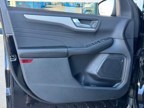 Used 2022 Ford Escape SEL image 12