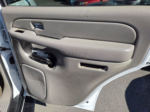 Used 2005 Chevrolet Tahoe LS w/ Preferred Equipment Group image 14