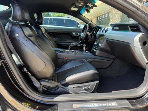Used 2017 Ford Mustang GT Premium RWD image 22