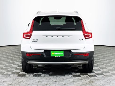 Used 2022 Volvo XC40 T5 Momentum AWD/4WD image 7