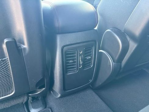 Used 2025 Dodge Durango GT AWD/4WD image 18