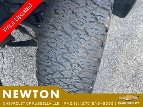 Used 2022 Chevrolet Silverado 2500 Custom w/ Custom Value Package AWD/4WD image 44